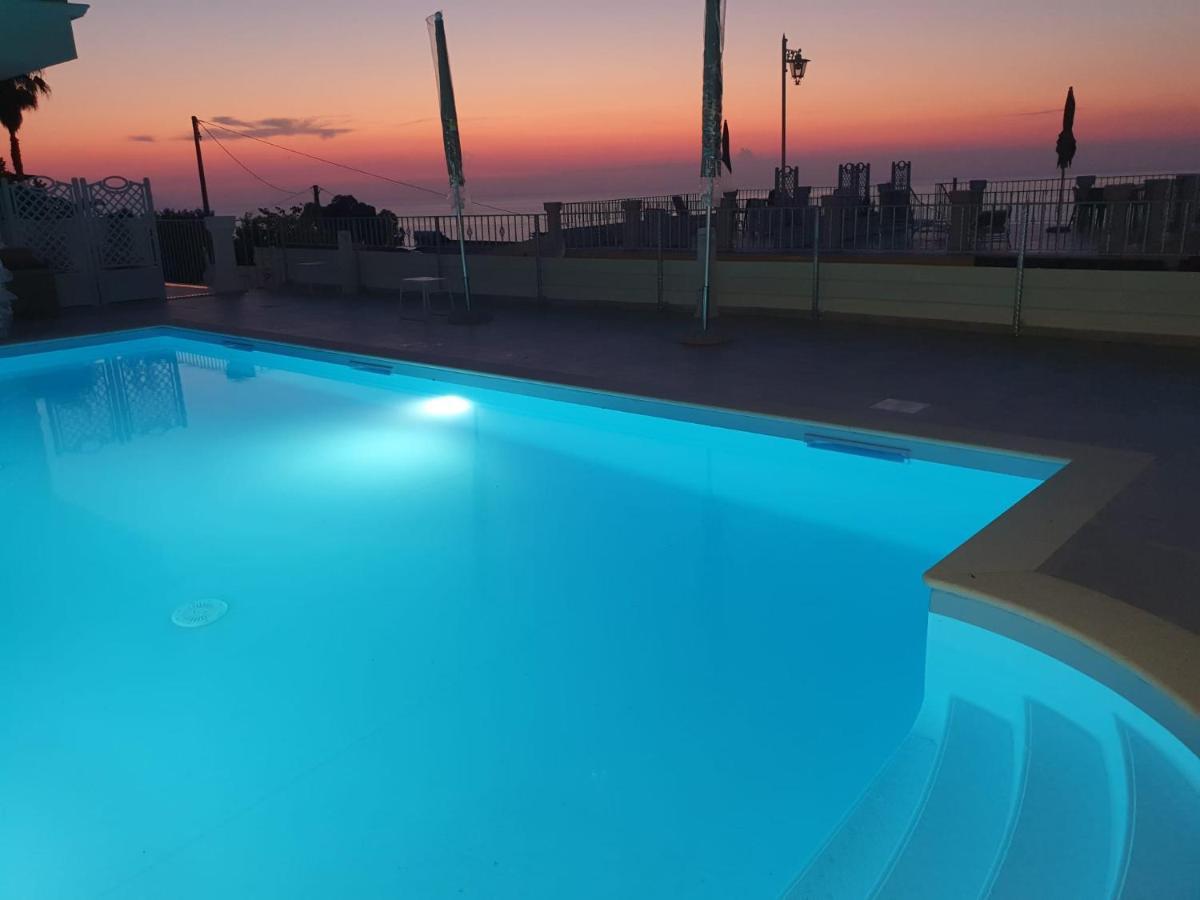 Appartamenti Borgo Panoramico N 9 Tropea Exteriör bild